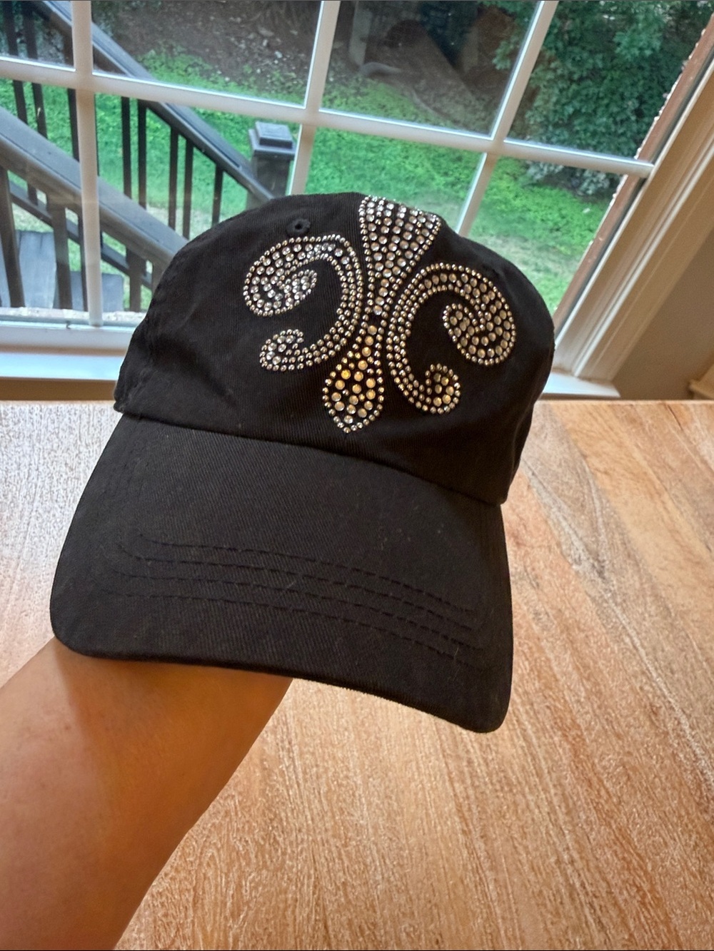 fleur-de-lis black ball cap